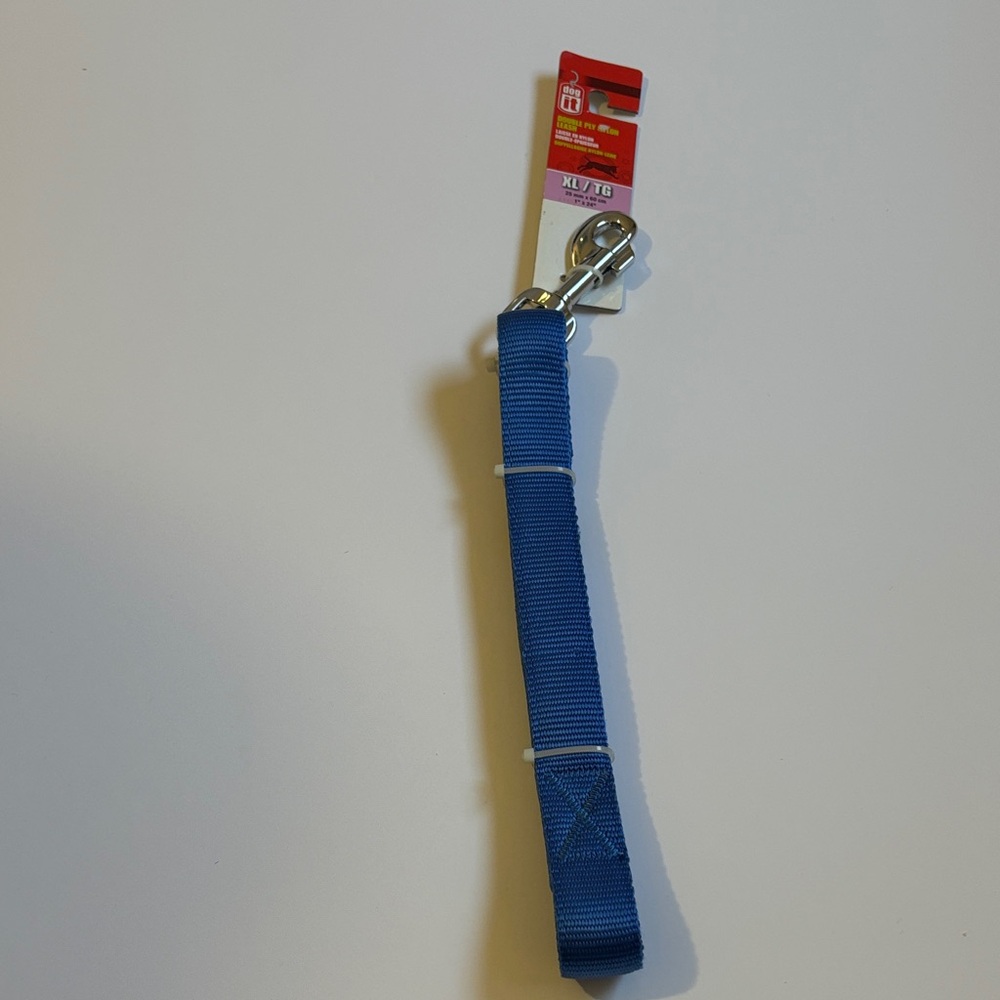 NEW XL Blue Dog Leash with Metal Clip